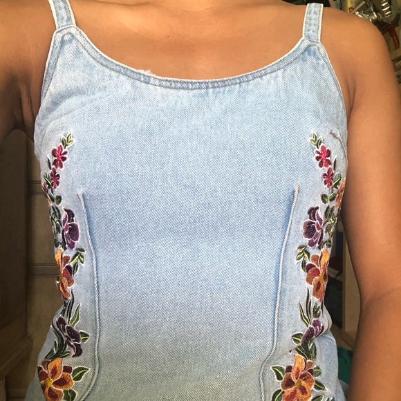 Forever 21 Dresses & Skirts - S F21 beautiful denim floral mini dress